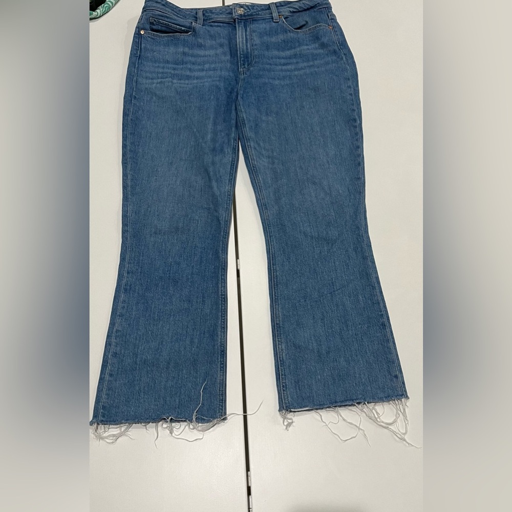 Paige Denim Colette Crop Flare. Gently Worn. Size 32.